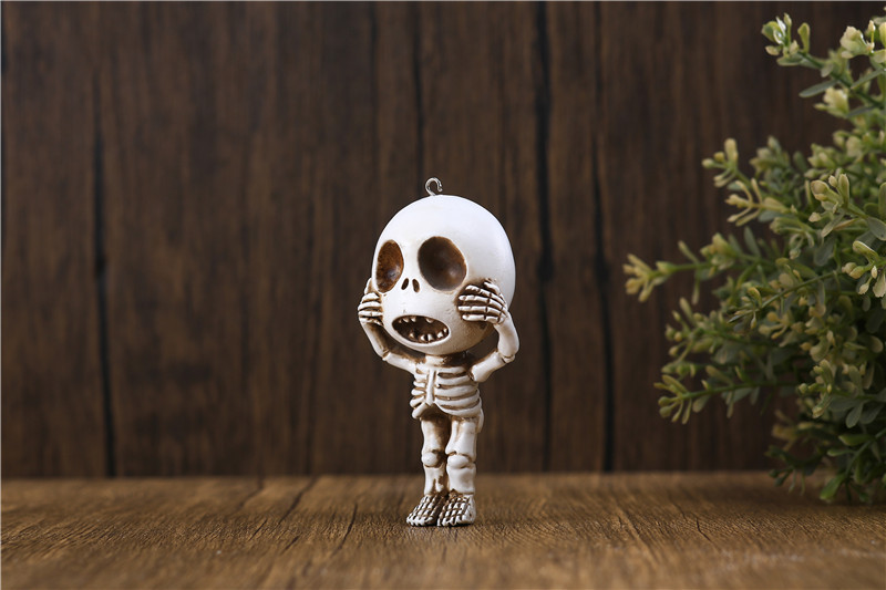 Skeleton Keychain Creative Funny Little Skull Doll Ornaments Cute and Funny Resin Keychain