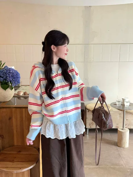 Plus-size Korean-style loose and relaxed hooded knit cardigan sweater + lace-trimmed undershirt