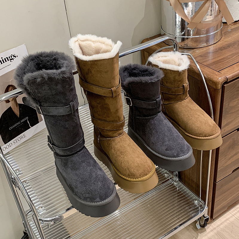 Una solapa de lana de lana de lana de caballo dos botas de altura de botas de algodón de nieve botas de cinturón de rodilla botas de cinturón de cinturón de rodilla del noreste
