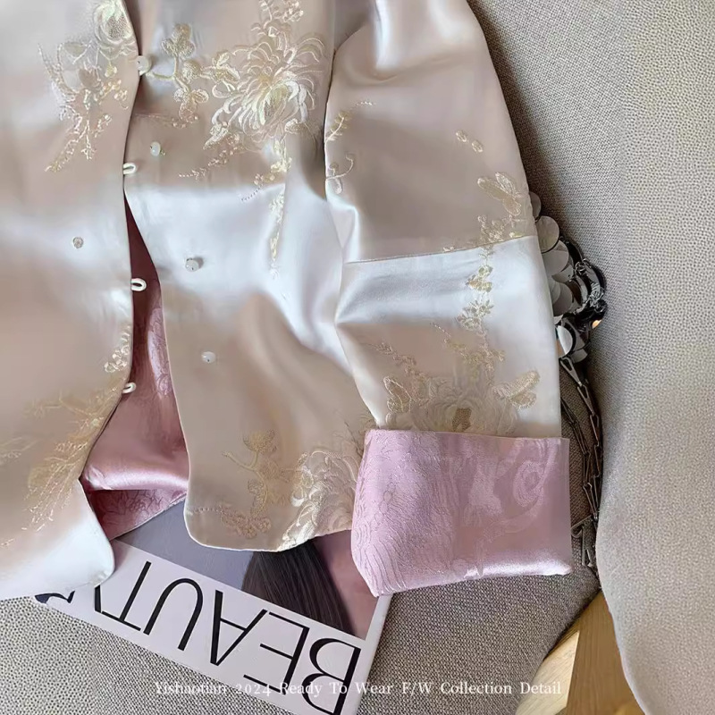 新しい中国風の刺繍サテンスタンドカラージャケット女性のための春 2024 レトロハイエンド気質禅薄いトップ|undefined