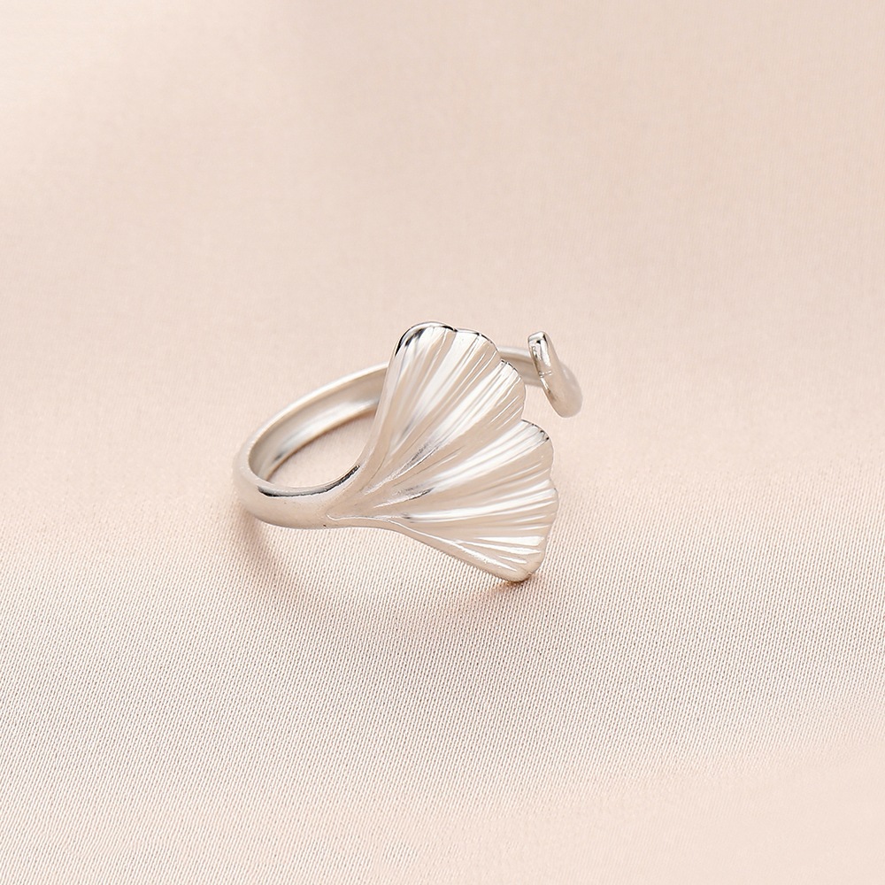 New Style Ginkgo Leaf Shape Titanium Steel Ring display picture 7