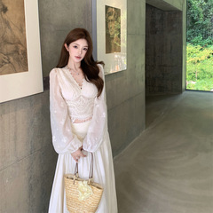 白色蕾丝拼接气质v领长袖衬衫女秋季度假风套装高腰半身裙两件套
