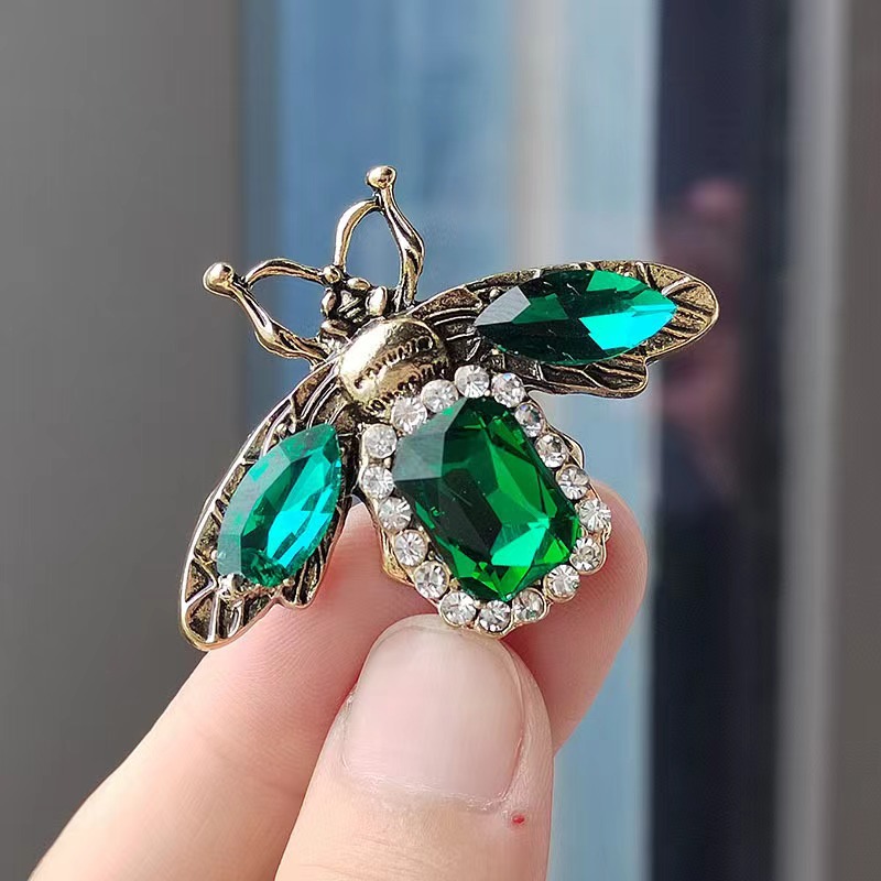 Spilla con accessori per insetti con design retrò, spilla a rete, celebrità, spilla con cristallo smeraldo, spilla da corsage, abbigliamento_voghion.com