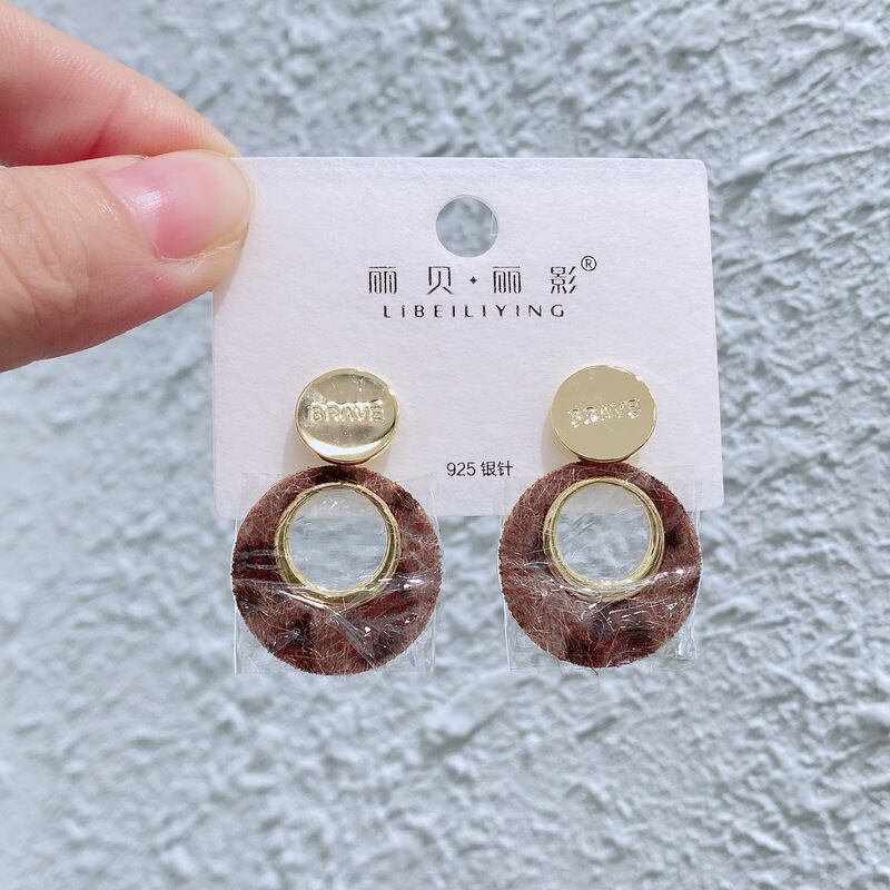 丽银/丽贝丽影早秋新款豹纹马毛系列棕色耳环几何造型925银针耳饰|undefined