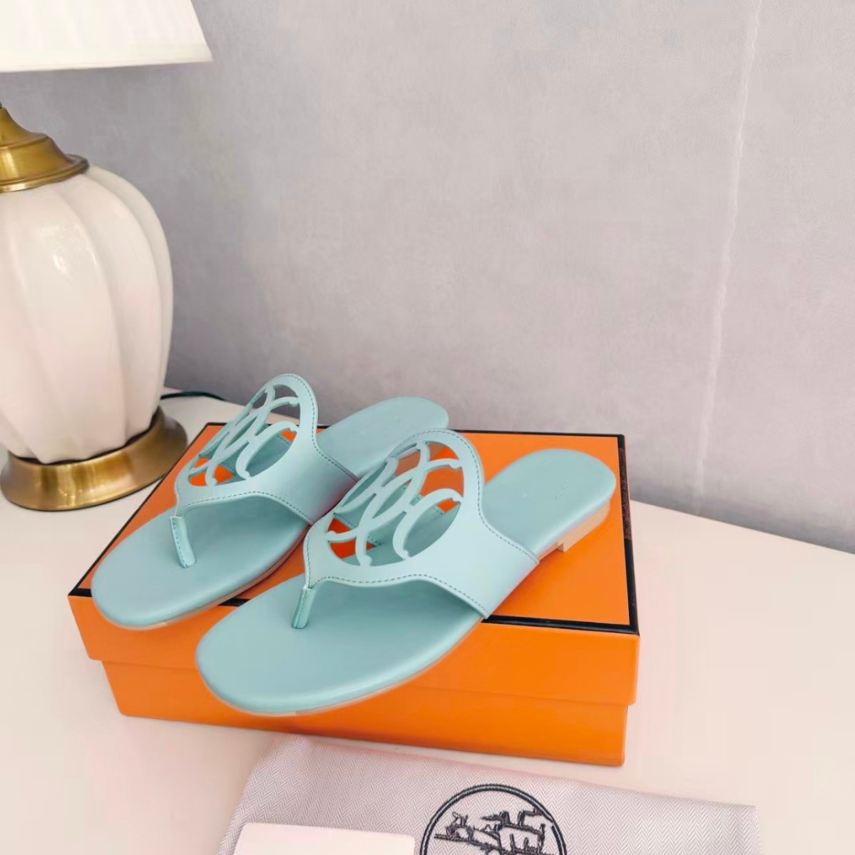 Summer casual fashionable lightweight slippers flat