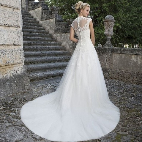 Wholesale Wedding Dress 2025 New Export Trailing Lace Same Style Bridal Wedding Dress Fishtail Wedding Dress for Women