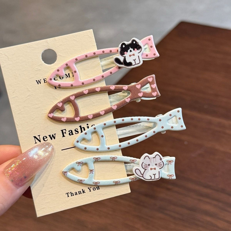 Cute and Adorable Cat Fishbone Hair Clip, Cake Kitty Wavy Edge Clip, Versatile Hair Clip for Students, Stylish Hair Accessory Cute and Adorable Cat Fishbone Hair Clip, Cake Kitty Wavy Edge Clip, Versatile Hair Clip for Students, Stylish Hair Accessory