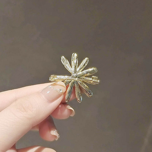  New Fashion Daisy Brooch Women's High-end Temperament Versatile Accessories Internet Celebrity Suit Anti-Exposed Brooch Brooch