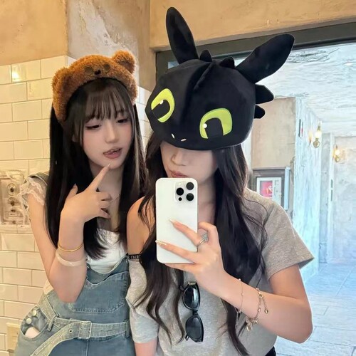 Internet-famous style funny toothless hat for women—autumn and winter cartoon, cute, for couples to take photos—toothless beret.