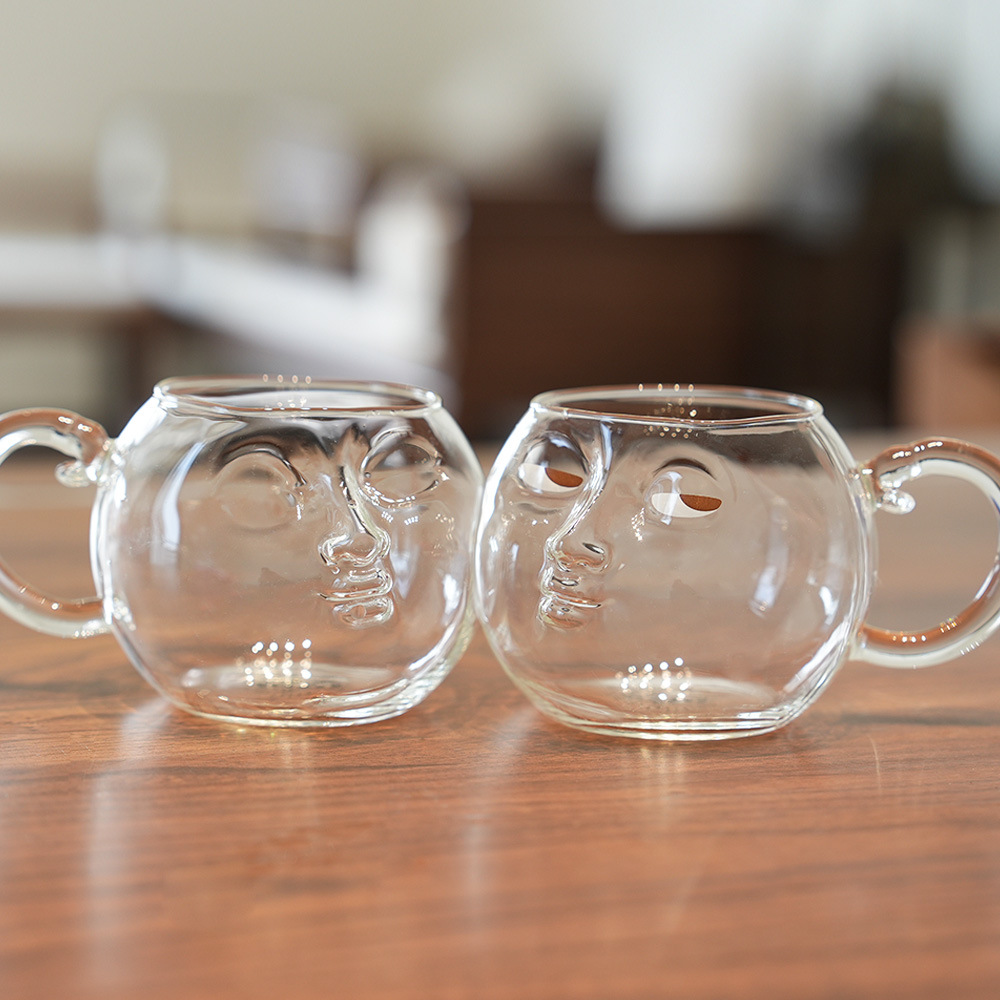 Creativo y extraño copas de copas cop