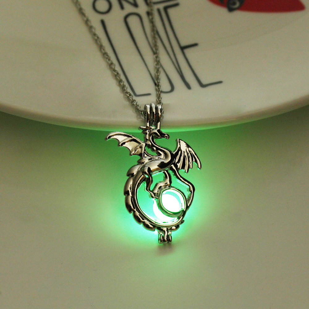 Halloween Luminous Pterodactyl Pendant Punk Style Necklace Wholesale Jewelry Nihaojewelry display picture 7