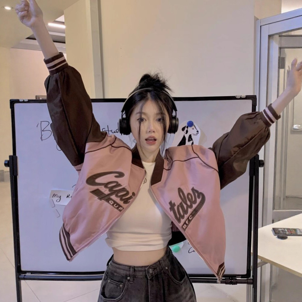 Retro pink color-blocked long-sleeved short jacket for women, autumn and winter 2023, niche baseball jacket, versatile and trendy.