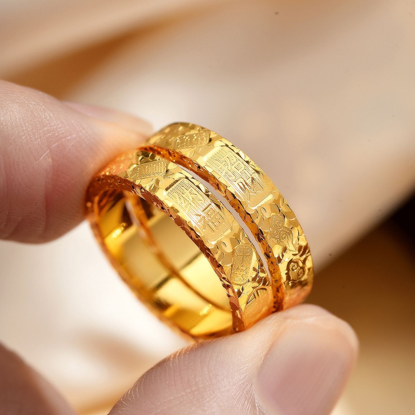 Xiaohongshu Same Style Cnc Sparkling Three-Sided Gold Fragment Ring, Fortune-Attracting and Auspicious Message, Ice-Crushed Closed Ring, High-End Gold Color