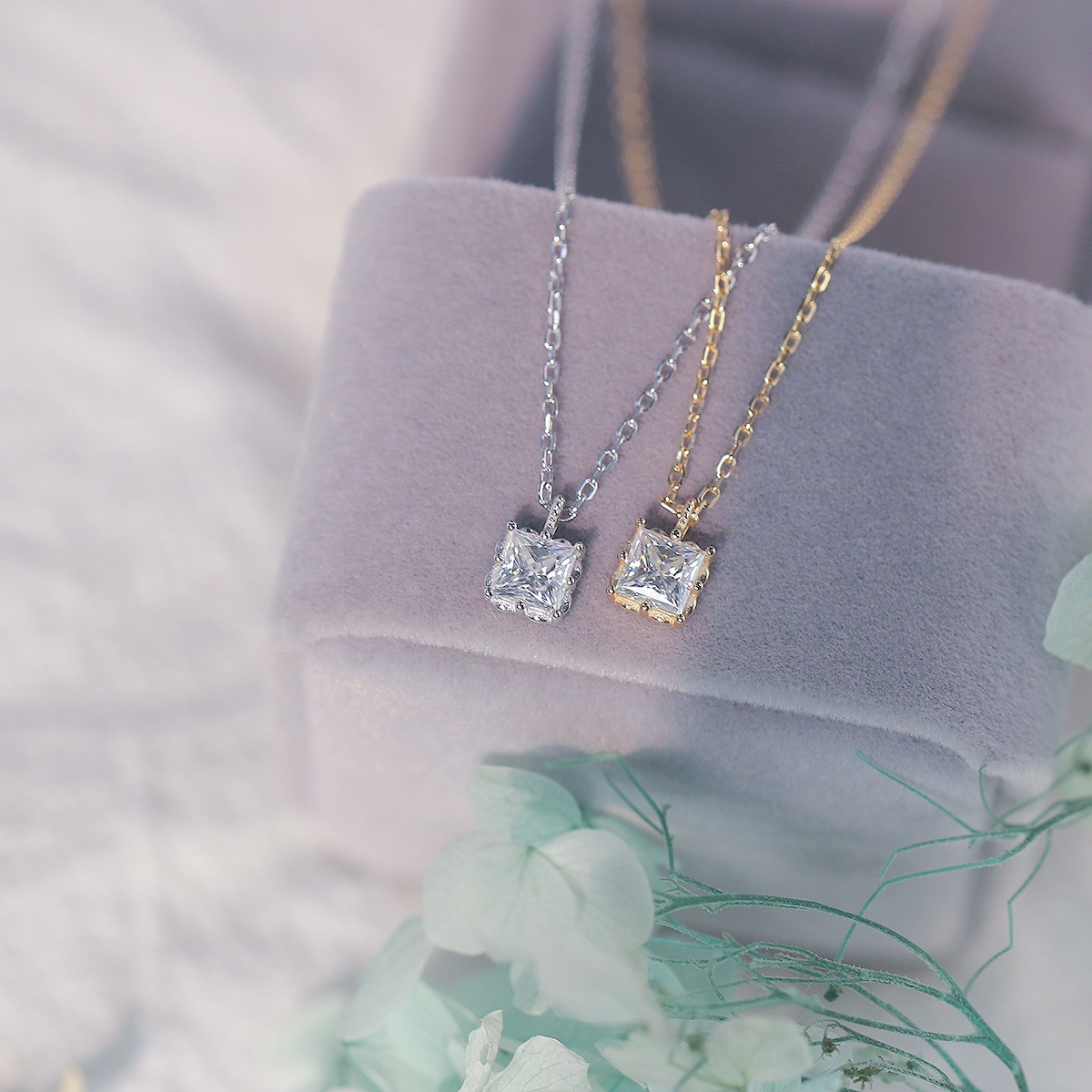 1 Piece Quantity 1 Piece 925 Sterling Silver Geometric Moissanite 925 Sterling Silver Cable Chain Pendant Necklace