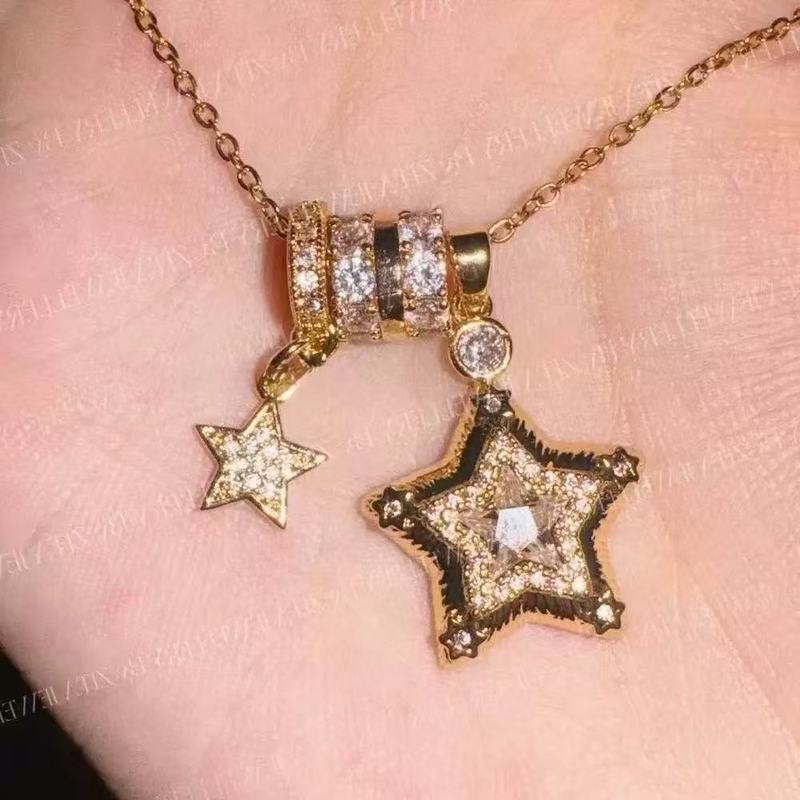 Tiktok's Hot Item Lucky Star·The God of Luck～Stainless Steel Chain Retro Sparkling Diamond Five-Pointed Star Necklace