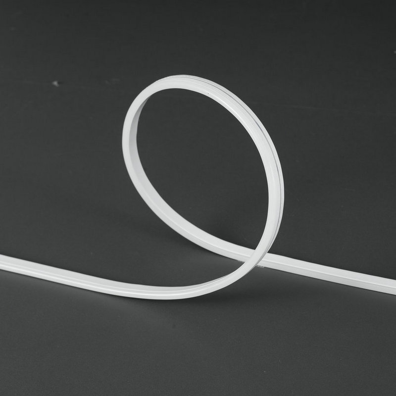 20 metros sin caída de voltaje 6 * 12MM lámpara LED de bajo voltaje 24V lámpara LED de silicona