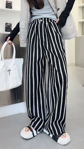 Black strips