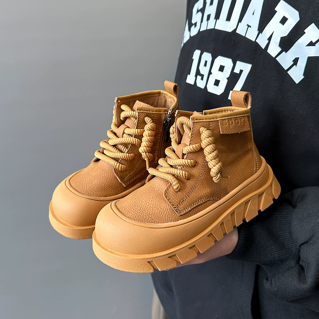 Детские ботинки 2025: новые ретро-полуботинки, желтые ботинки для мальчиков и девочек, ботинки-мартинсы для выступлений, ботинки с защитой большого пальца и флисовой подкладкой