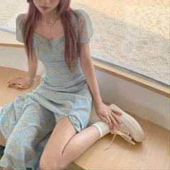 フランスの初恋甘い花柄半袖ドレス女性の夏の海辺の休暇優しいスタイルスリットパフスリーブロングドレス