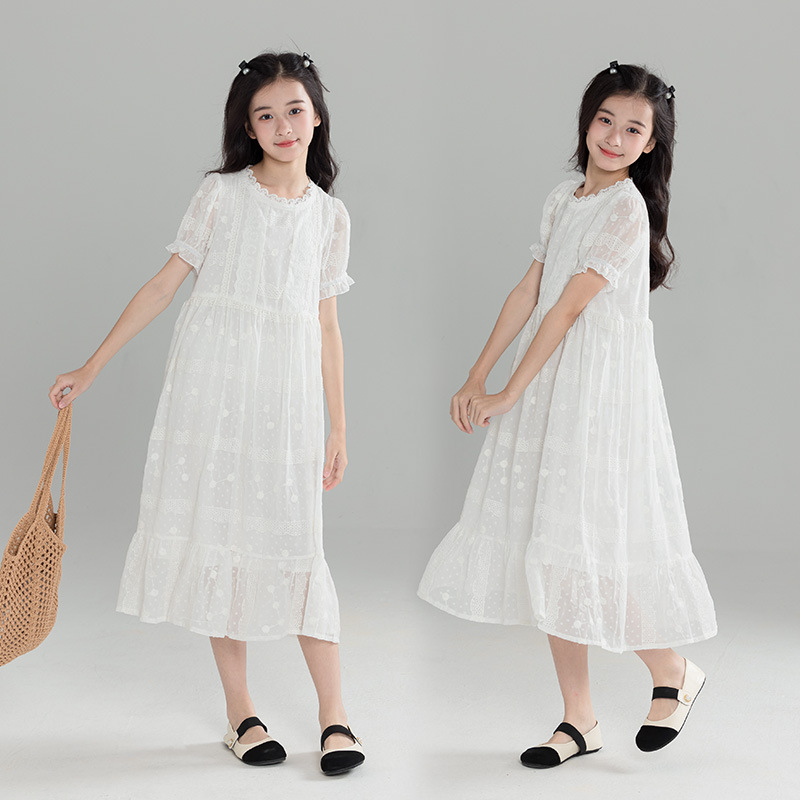 2025 New Girls' Summer dress Big Children's Lace Lace Hollow-out Princess Dress French Style Fresh and Stychy Spiny