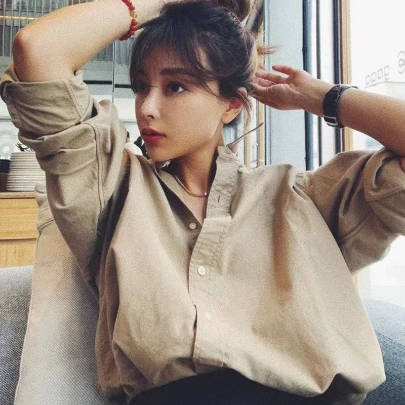 Рубашка-поло из оксфордской ткани в стиле ретро с вышитым логотипом пони, свободного кроя, цвета кэмел, с длинным рукавом, для ранней весны.