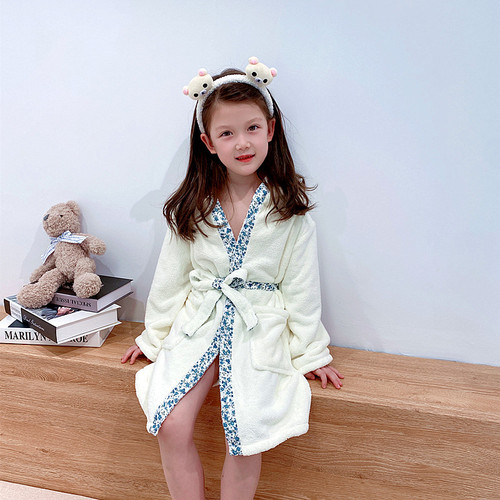 Water-absorbent quick-dry children's bath robe for autumn and winter, suitable for middle-aged children, with hood, bathrobe for boys and girls, thick coral velvet pajama robe