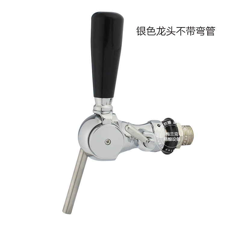 팔꿈치가 없는 은색 볼 수도꼭지