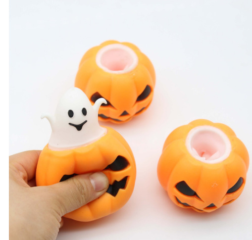 ハロウィンのおかしなカボチャのつまみは幽霊の趣味を発散します。|undefined