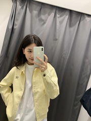广州布柠檬黄翻领外套女春秋季2025新款休闲百搭夹克上衣浅黄色