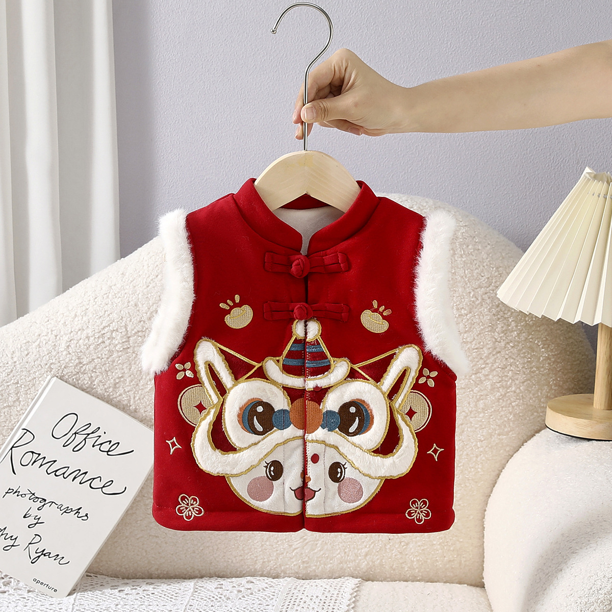 Winter festive thickened children's vest, fleece-lined warm outerwear for boys and girls, Chinese style embroidered sleeveless cotton coat