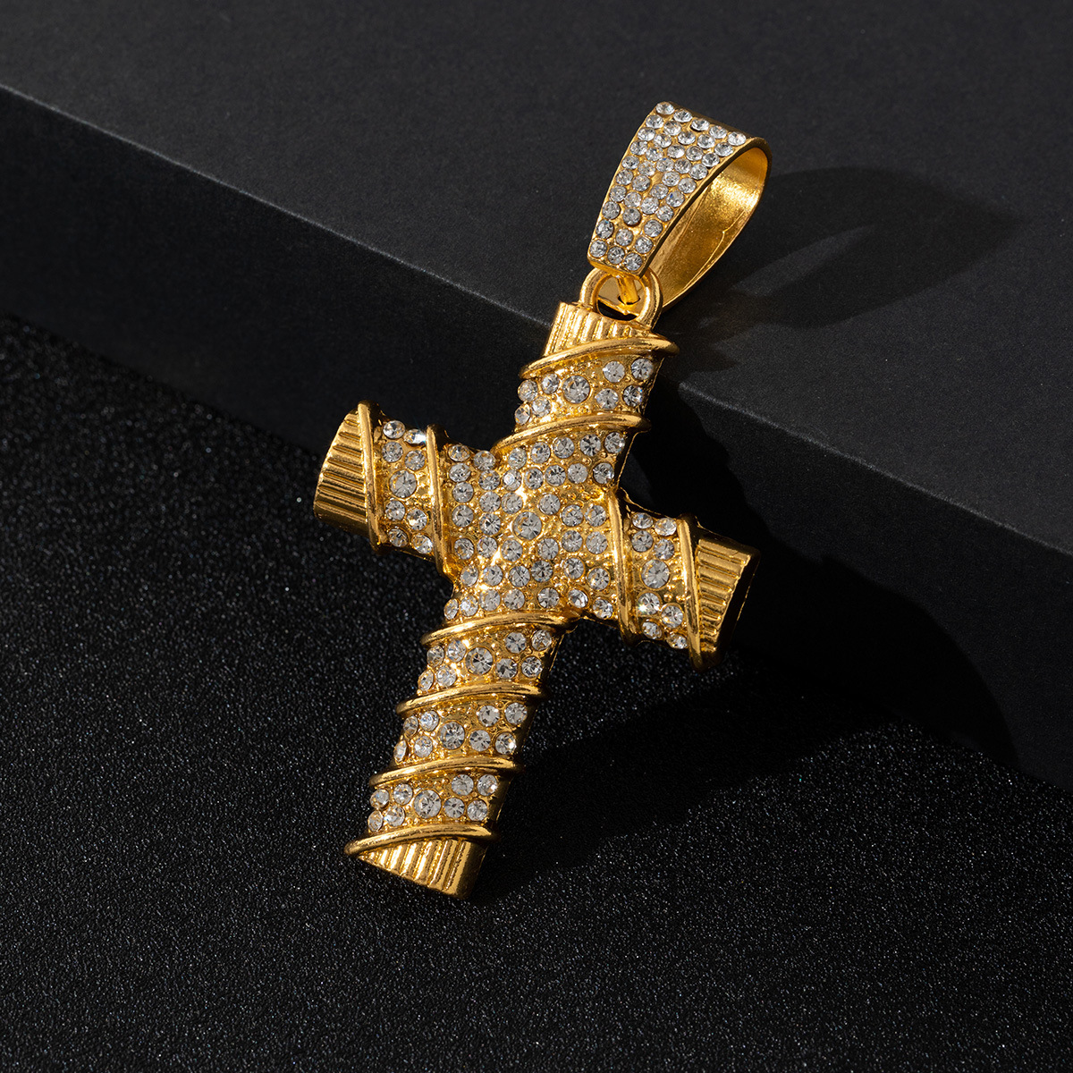 Ciondolo a croce transfrontaliera Lina Girl, stile europeo e americano, catena cubana personalizzata con diamanti, lega di zinco,_voghion.com