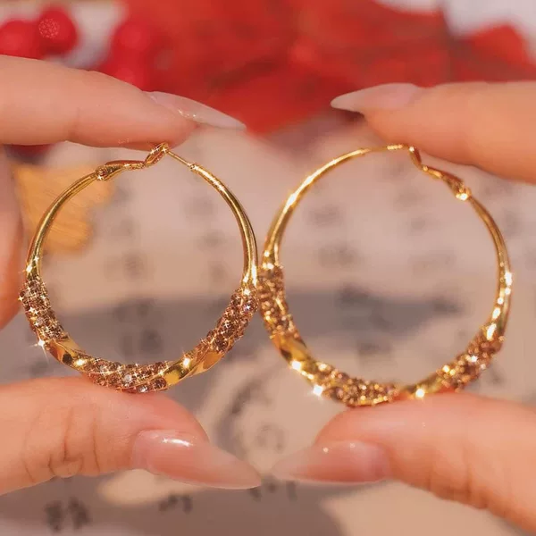 European and American Style Small Fragrance Round Earrings, Alloy Geometric Hoops, Simple and Elegant, High-End Earrings for Women, Versatile Ear Accessories