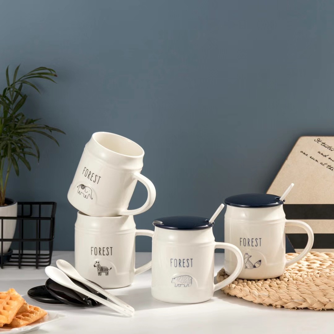 Simple personalizado animal de dibujos animados taza de desayuno con tapa cuchara taza de leche taza de yogur de cerámica taza de alivio diario