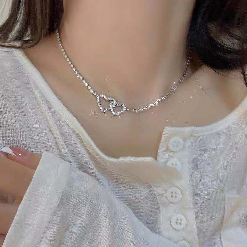 Korean New Diamond Heart Interlocking Mother's Day Pendant Alloy Necklace display picture 3