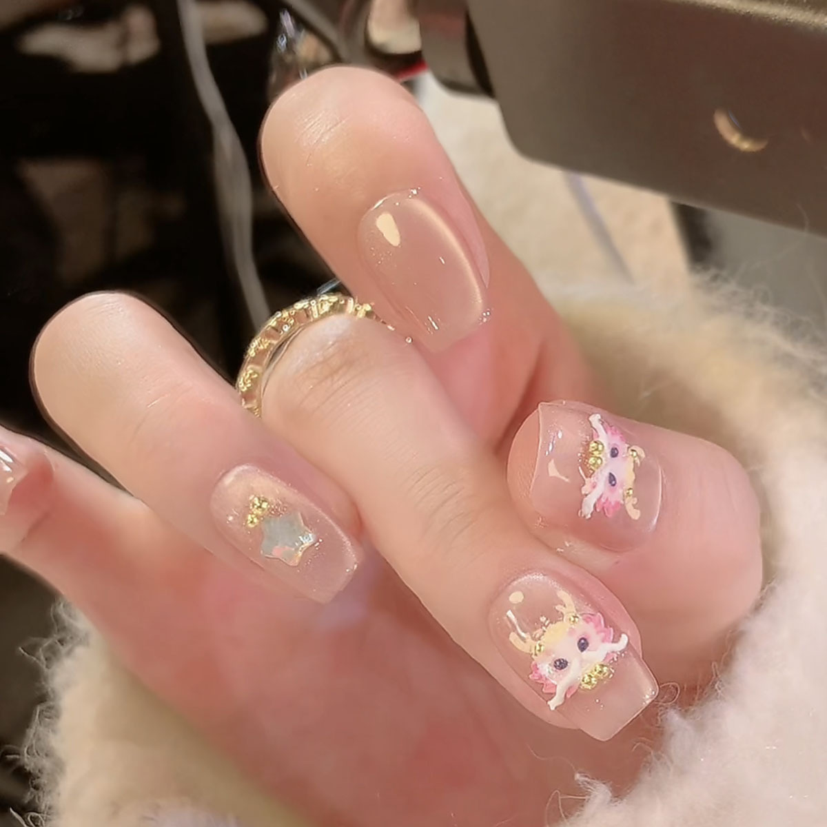 24 piezas de tamaño completo Año Nuevo ojo de gato usar uñas buena suerte pequeño dragón parche de uñas fabricantes al por mayor productos terminados