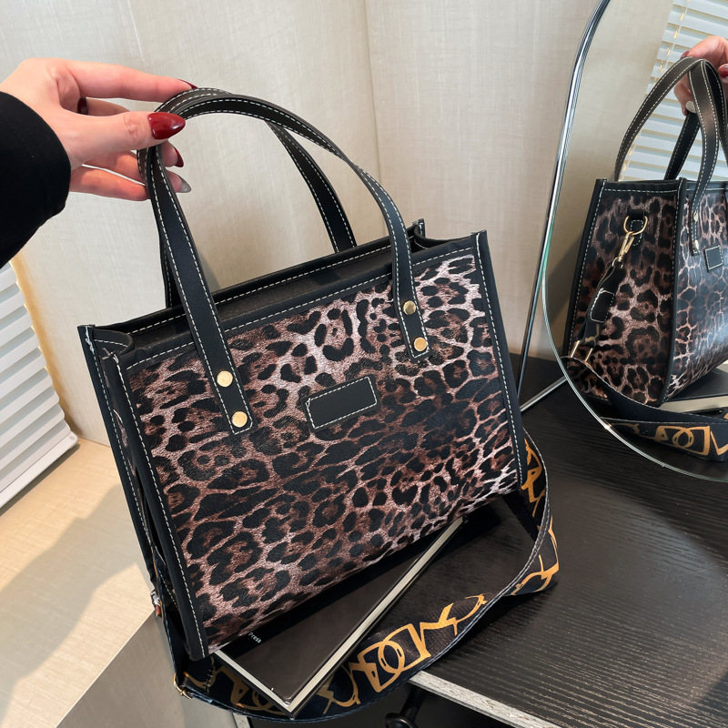 Otoño popular impresión leopardo bolso de gran capacidad para mujeres 2024 nuevo viaje bolsa de hombro bolso universitario bolsa de mano