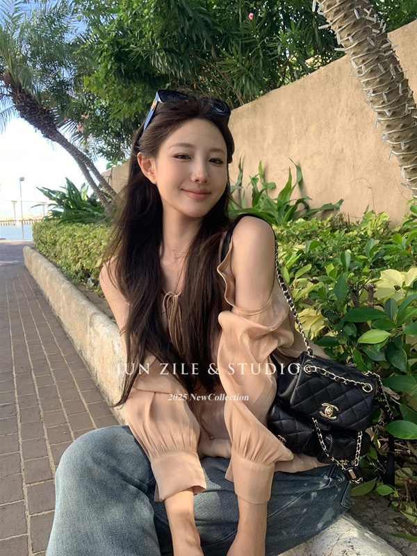 女性用フレンチトップス、夏の金メッキの高貴なオフショルダーバドシャツ、優しい気質、ニッチなオフショルダーのシックな長袖シャツ|undefined