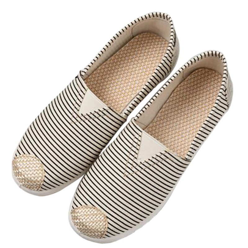 25 zapatos de mujer de primavera y otoño zapatos casuales zapatos de lona zapatos de estudiante zapatos de pescador zapatos planos zapatos de tela viejos de Beijing