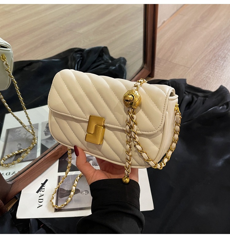 Borsa a tracolla donna elegante con catena strass di lusso_voghion.com