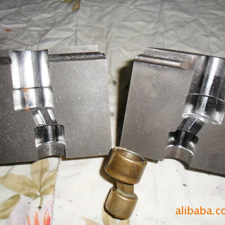 红冲模具《偏心接头》红冲毛坯数量规格齐全量大优惠