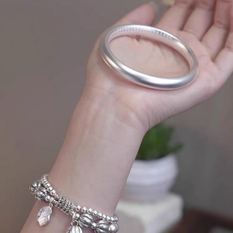 999.9 pure silver ancient-style thick bracelet with a matte finish, plain closed ring, engraving available, new model silver bracelet for gifting 999.9 pure silver ancient-style thick bracelet with a matte finish, plain closed ring, engraving available, new model silver bracelet for gifting