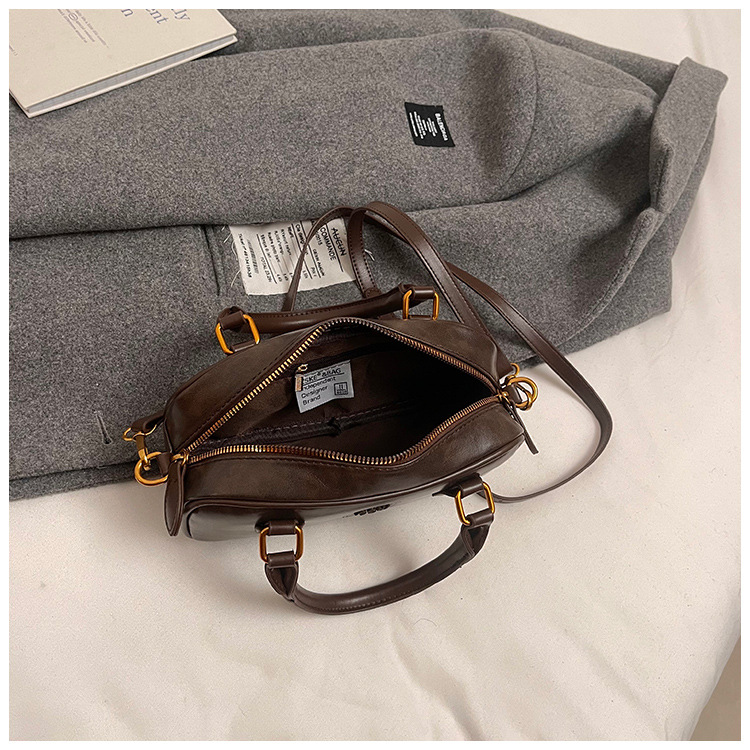 2024 New fashion bags for women, autumn and winter style, simple and fashionable work commute bag, retro single-shoulder underarm bag for women undefined