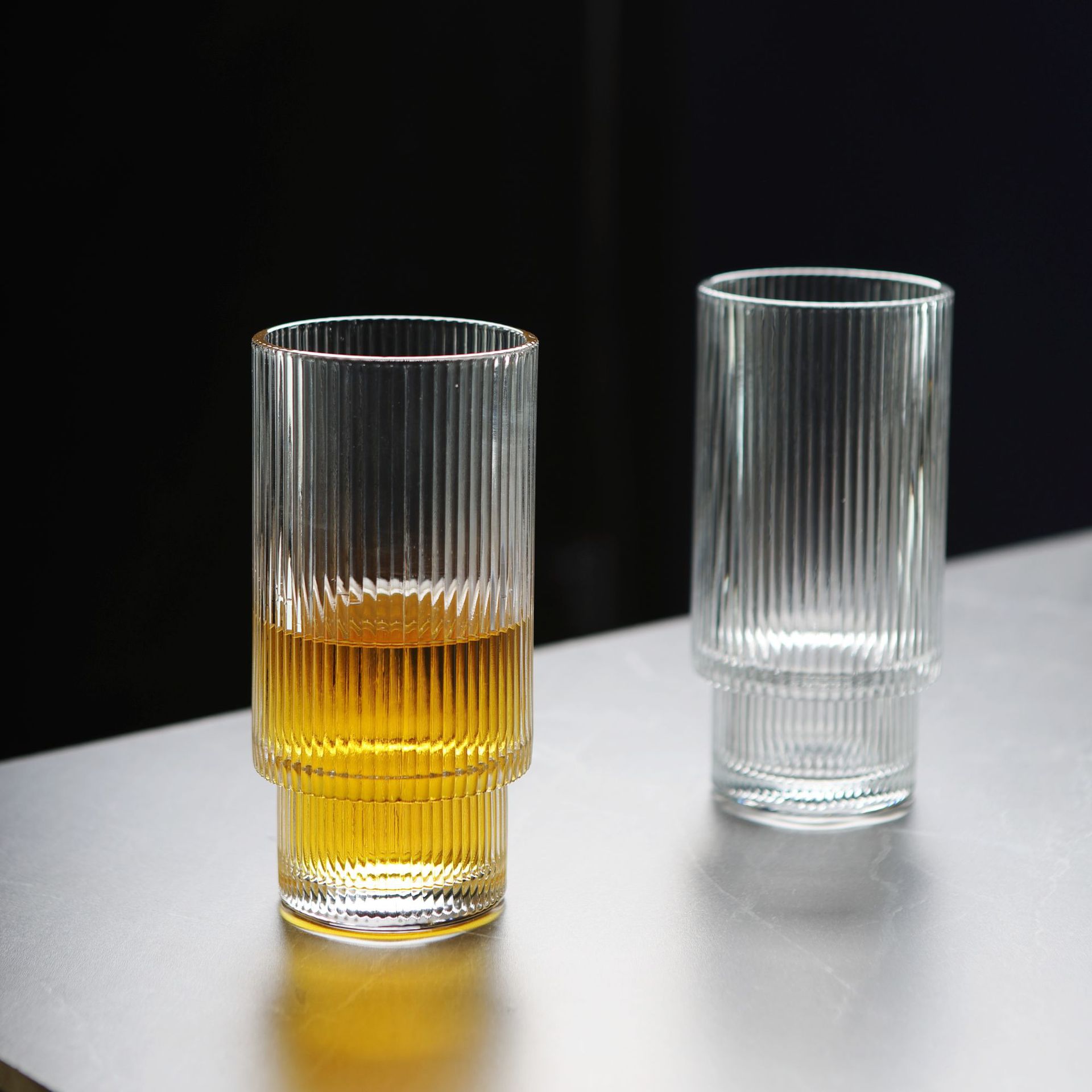 Vaso de vidrio a rayas verticales simple al por mayor taza de bebidas de gran capacidad vintage casera creativa taza de jugo de leche