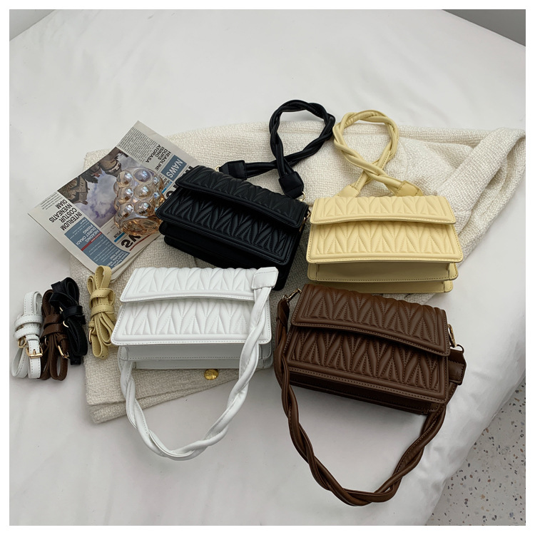 One-shoulder Underarm Women's New Small Square Fashion Messenger Bag 21.5*13.5*10.5cm display picture 1