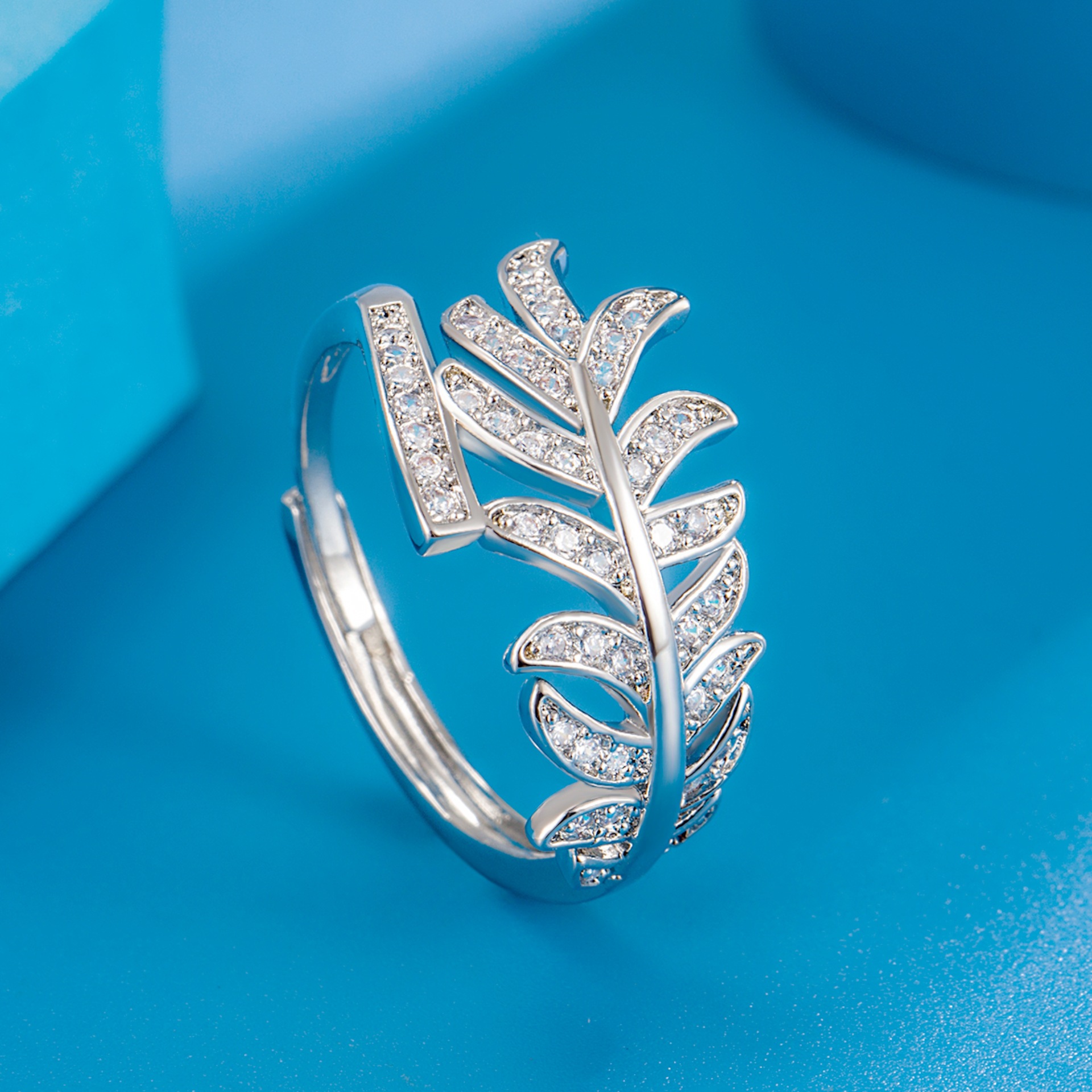 Minimalist Designer Ring With Full Diamond Inlay Creative Style_voghion.com