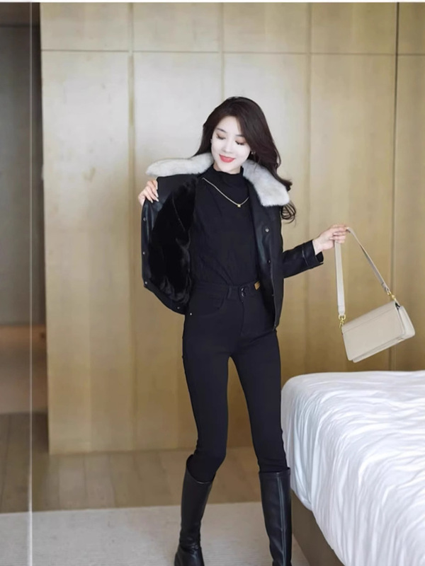 レディースレザージャケット、トレンド、ベルベット、厚みのあるソフトレザー、防寒性と暖かい、韓国風、取り外し可能な大きなファー襟のショートジャケット|undefined