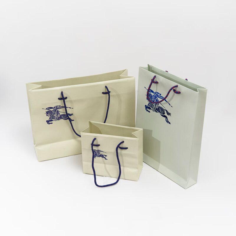 Burberry's New Bbur War Horse Style Handbag Packaging Bag Gift Bag Popular Paper Bag Perfume Bag Wholesale Burberry's New Bbur War Horse Style Handbag Packaging Bag Gift Bag Popular Paper Bag Perfume Bag Wholesale