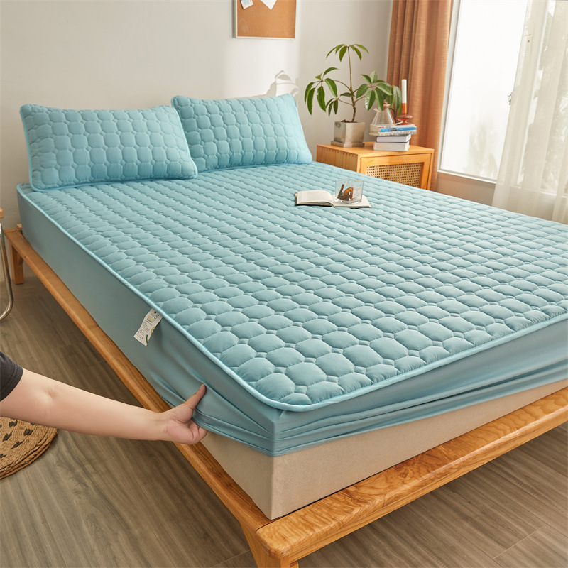 Cross-border foreign trade brushed quilted bedspread solid color simple chemical fiber quilted bedspread mattress dust cover protective cover wholesale