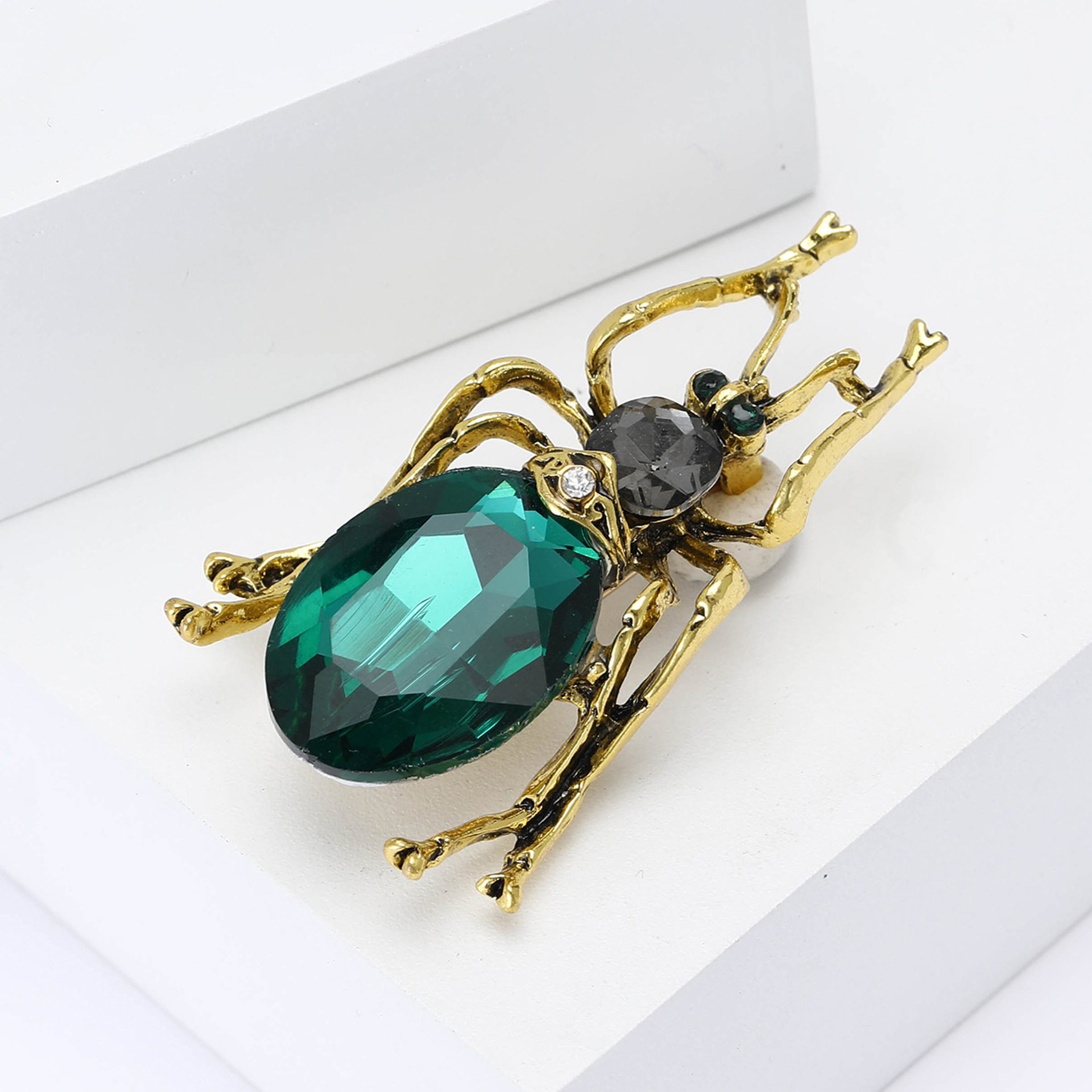 All Seasons Season Retro Lady Pin Insect Alloy Unisex Corsage Brooches