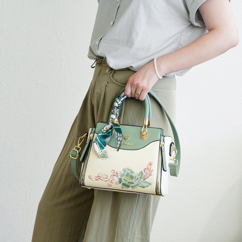 Soft Leather Women's 2025 New Trendy and Stylish Handbag Large Capacity Versatile Embroidered Shoulder Crossbody Handbag